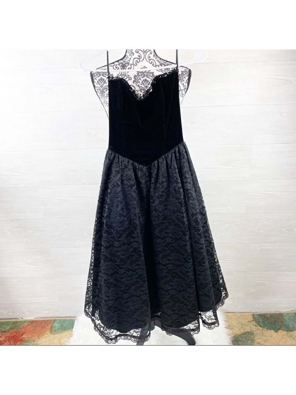Vintage Gunne Sax Velvet & Lace Strapless Dress